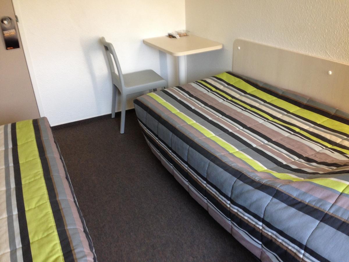 Hotelf1 Saint Etienne Est Croix Hotel 2*
